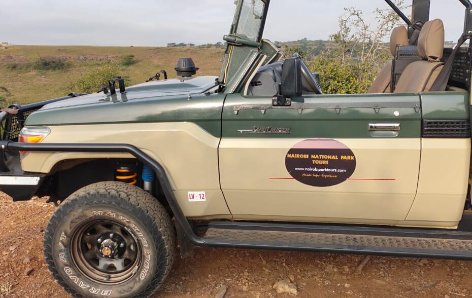 Open jeep Nairobi Park